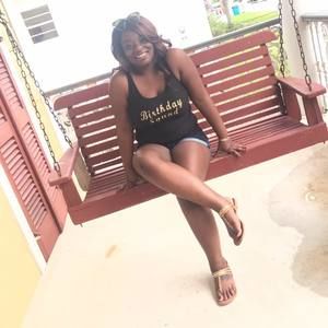 Meet your Posher, Deandra